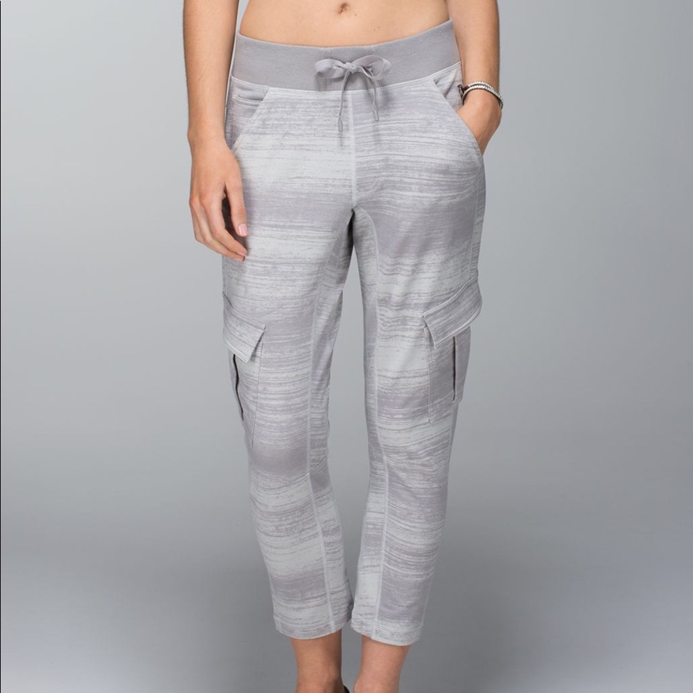 Lululemon carry and go pant 2 righteous stripe silver crop leggings size 4